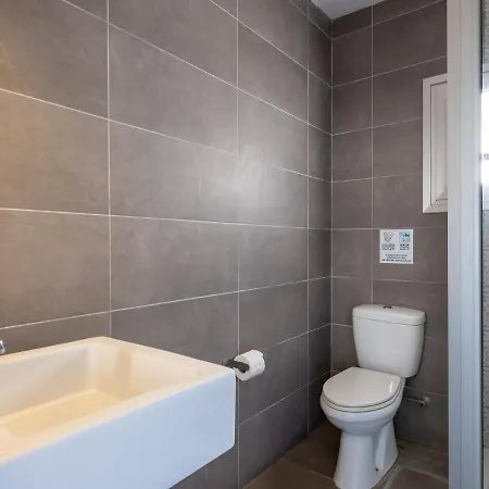Holiday Home With All The Essentials For Couples In The Sun All Yours *